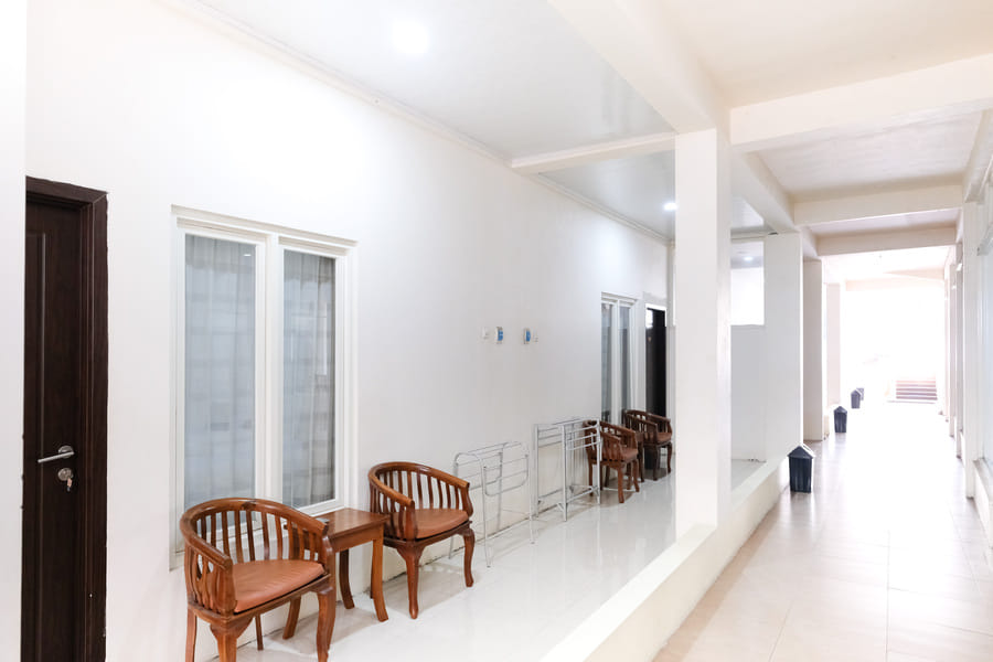 Urbanview Hotel Ling near Jawa Timur Park 2