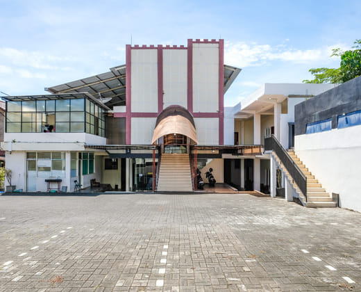 Urbanview Hotel Ling near Jawa Timur Park 2