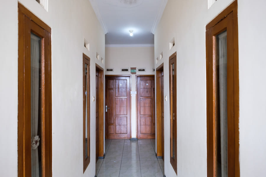 RedDoorz near BNS 3 Kota Wisata Batu