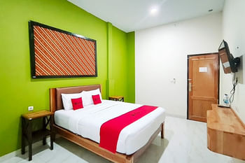 RedDoorz @ Flory Hotel Jalan Parangtritis