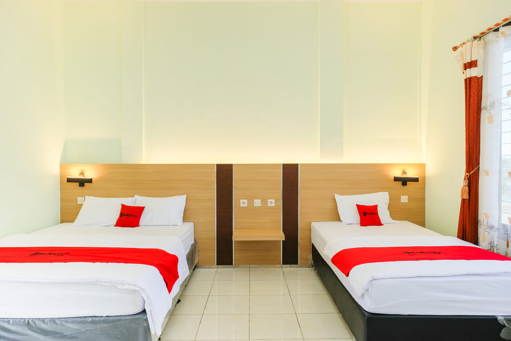 RedDoorz Family Room