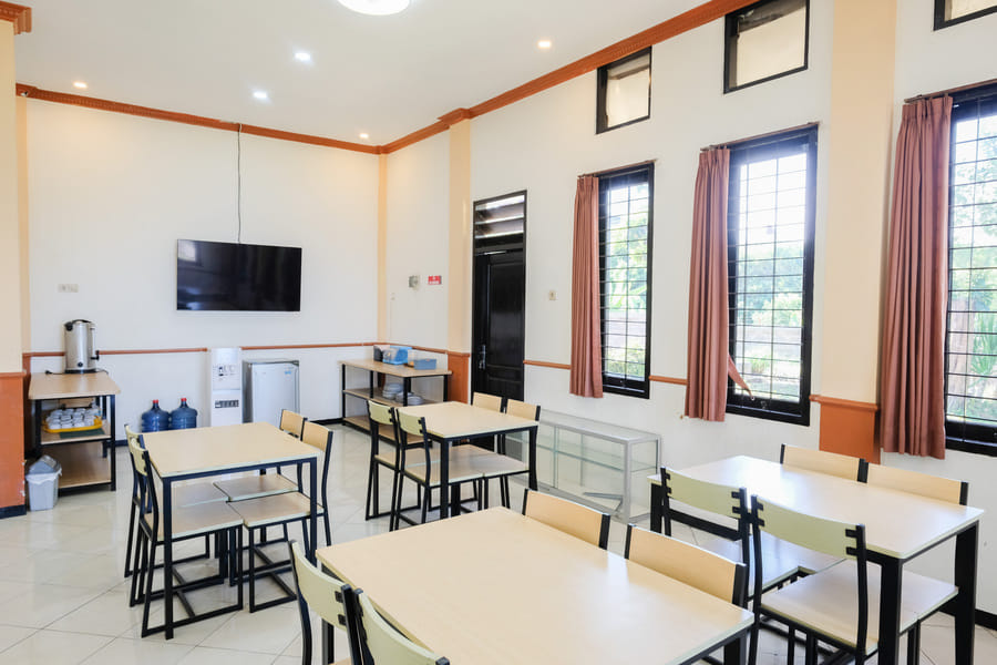 Reddoorz@ Jestro Guest House Batu