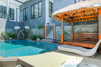 Urbanview Golden Barbie near Jawa Timur Park 2 Batu