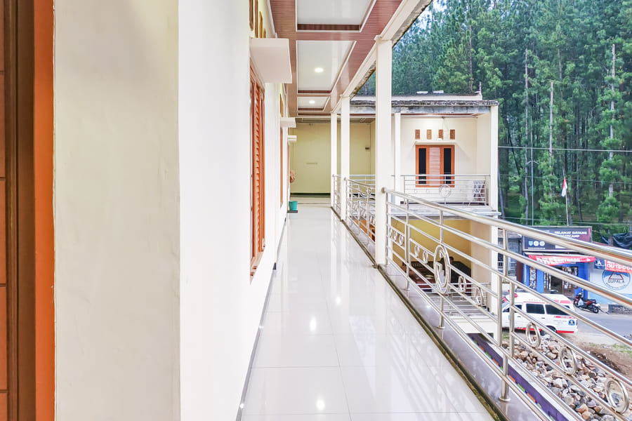 RedDoorz @ Guciwan Hotel near Objek Wisata Guci