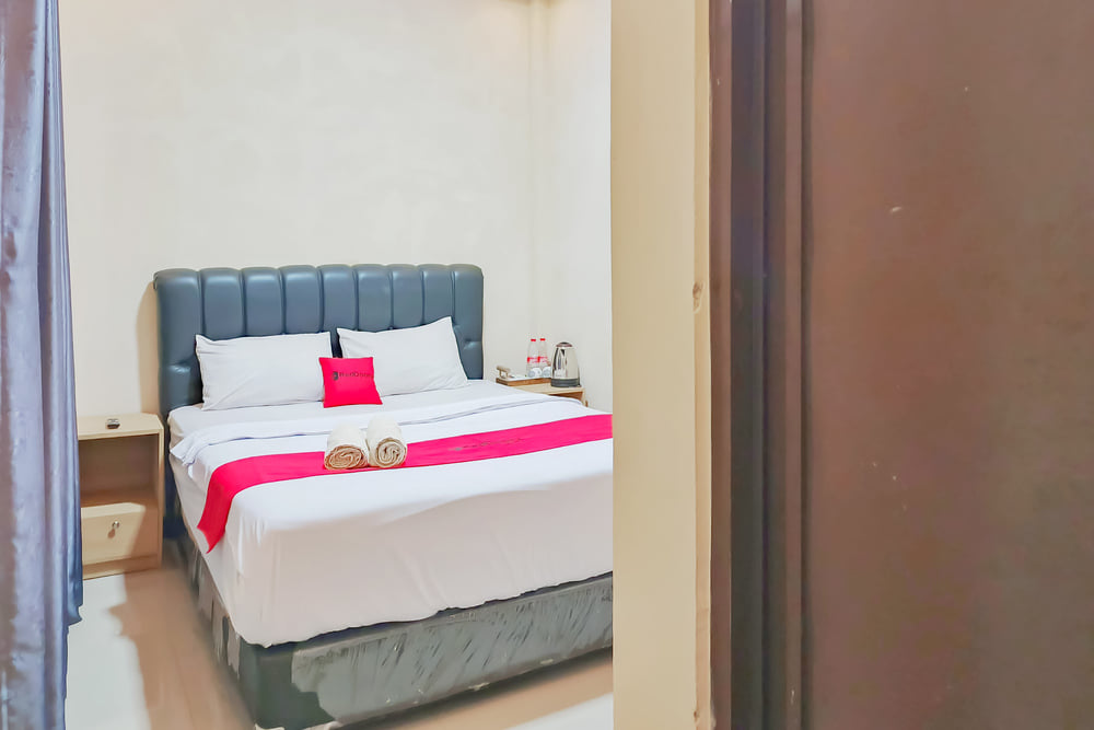 RedDoorz Room
