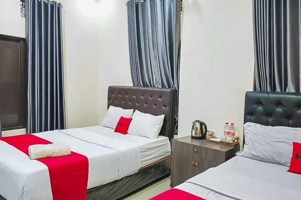 RedDoorz Family Room