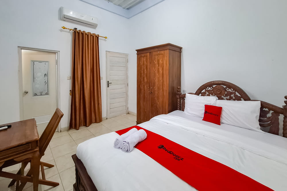 RedDoorz Room