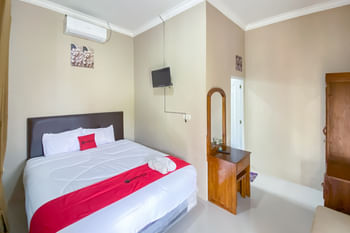RedDoorz @ Kamulyan Guest House Borobudur