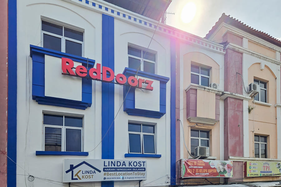 RedDoorz near Palembang Square Mall 2