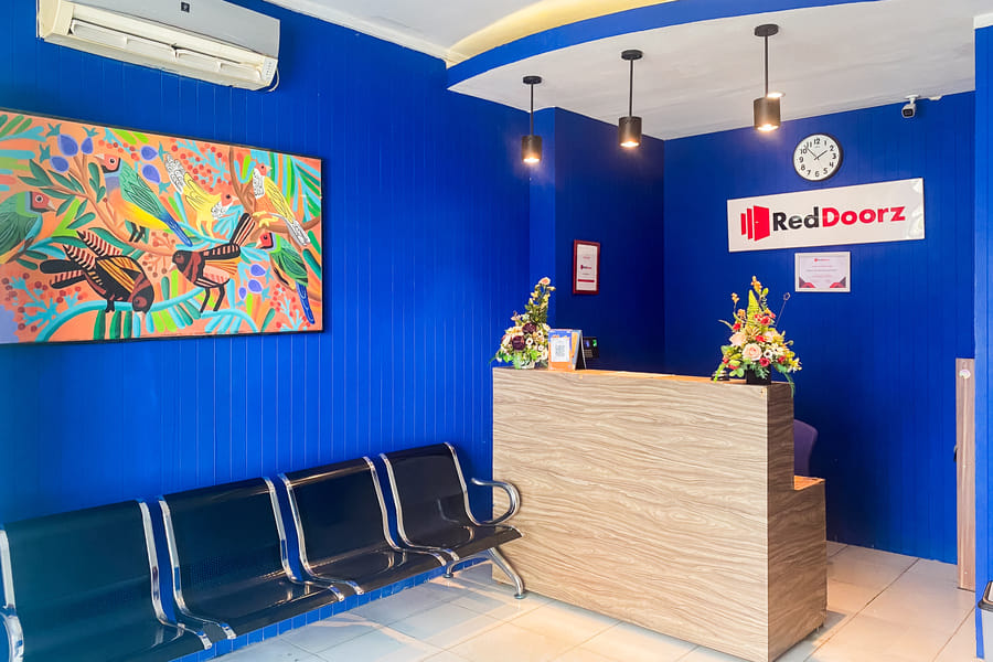 RedDoorz near Palembang Square Mall 2