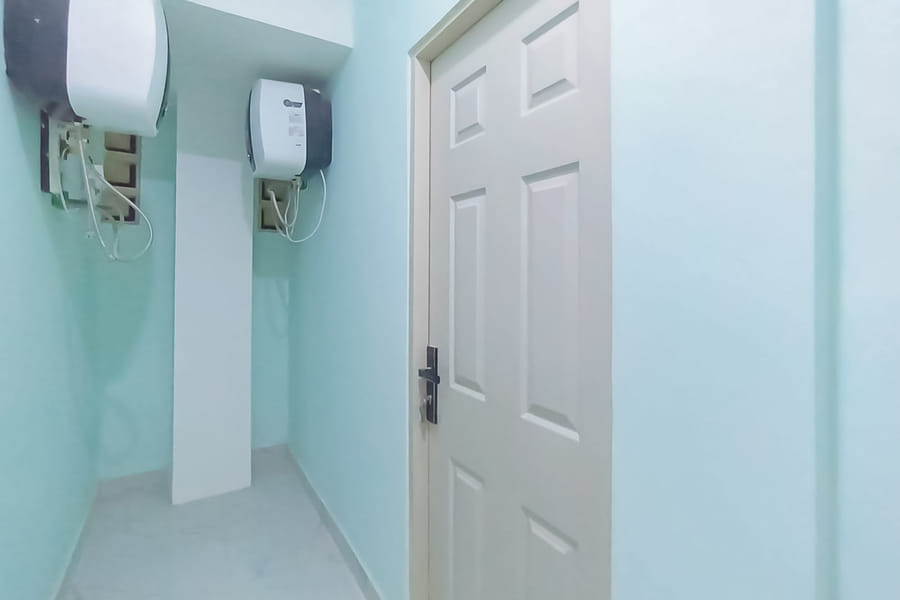 RedDoorz @ Diamond Inn Stasiun Pekalongan