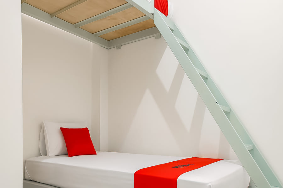 RedDoorz Syariah @ Obelix Cirebon