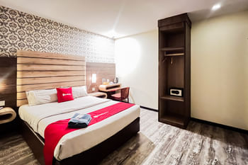 RedDoorz Plus @ Paragon Nagoya Hotel Batam