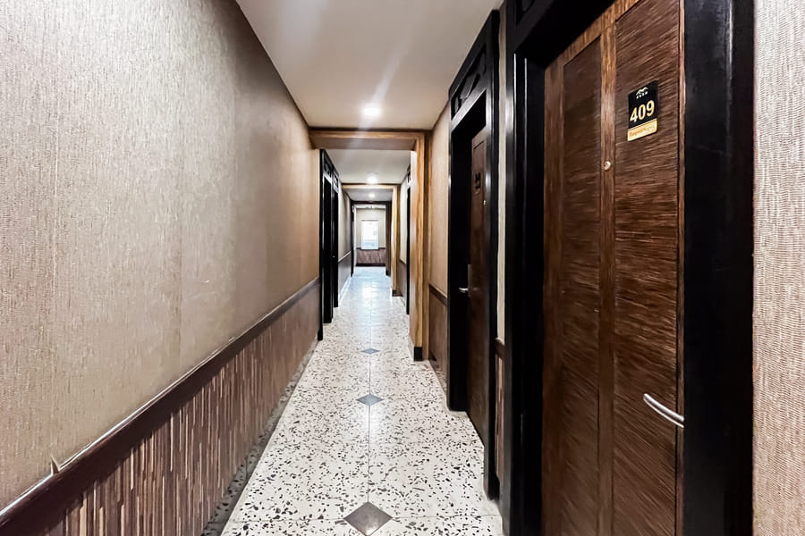 RedDoorz Plus @ Paragon Nagoya Hotel Batam
