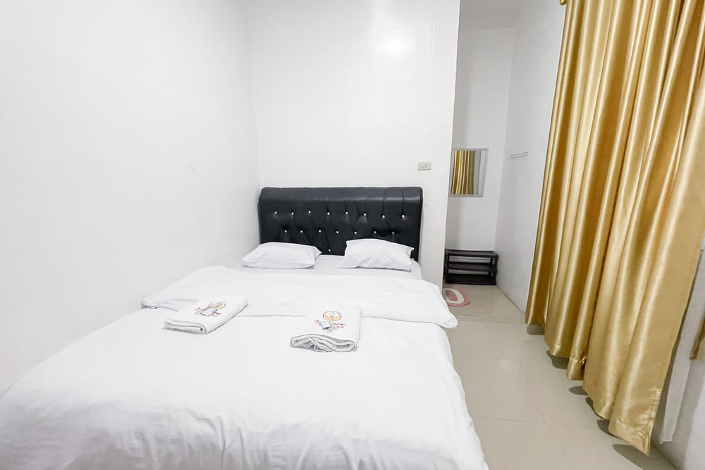 RedDoorz Room