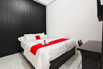 RedDoorz near RSUD dr. Soewandhie