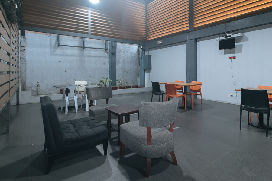 Metro Deluxe Residences near World Trade Center