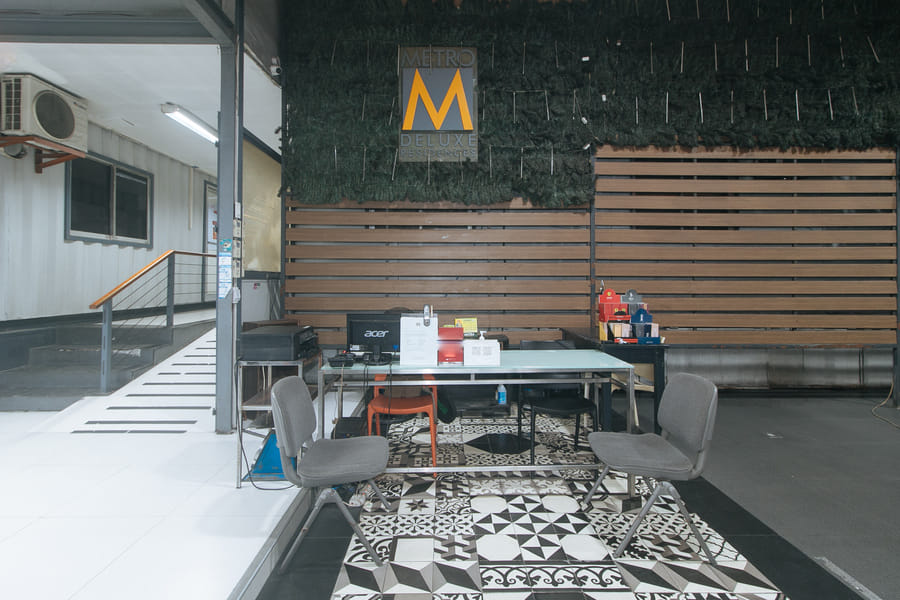 Metro Deluxe Residences near World Trade Center