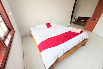 RedDoorz near Jawa Timur Park 1