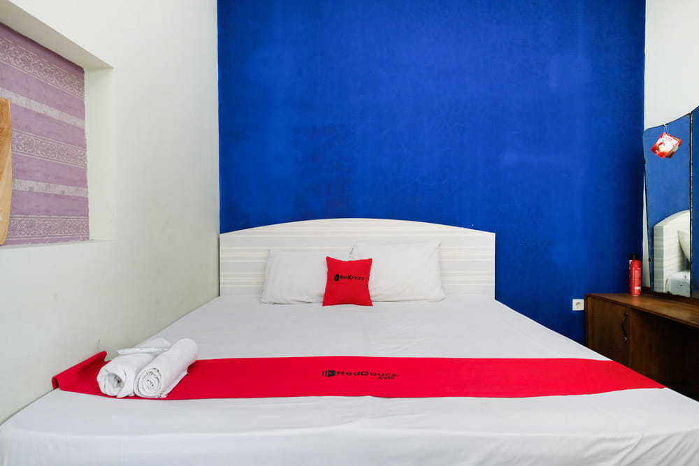 RedDoorz Deluxe Room