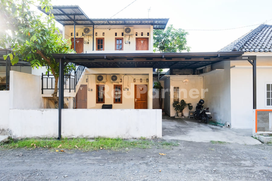 Danesty Homestay Sedayu near Universitas Mercu Buana Yogyakarta RedPartner