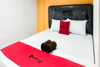RedDoorz @ Batam Center 3