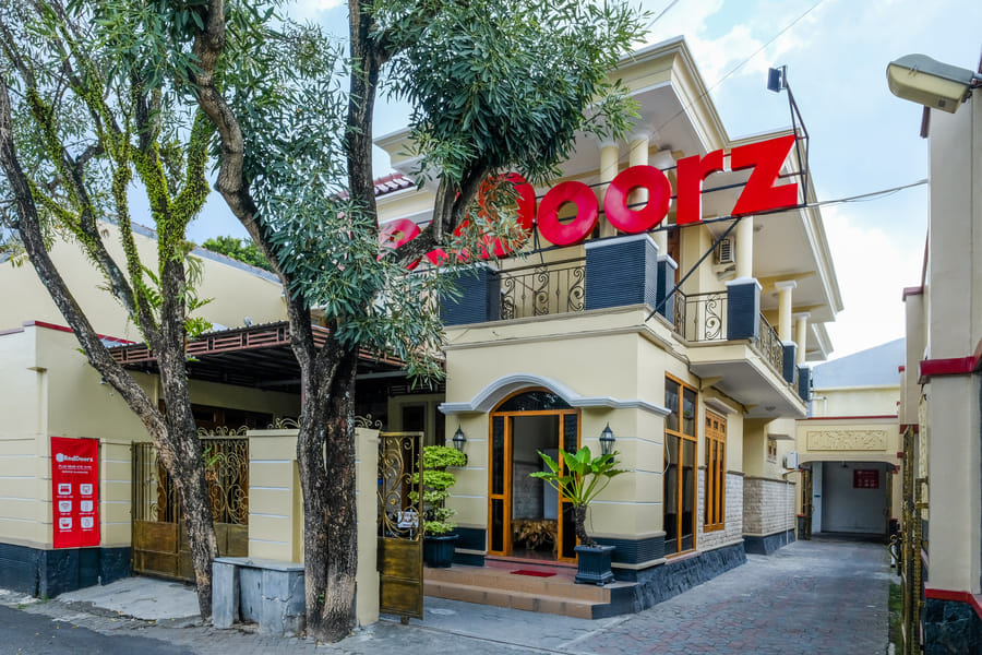 RedDoorz Plus near STIE YKPN