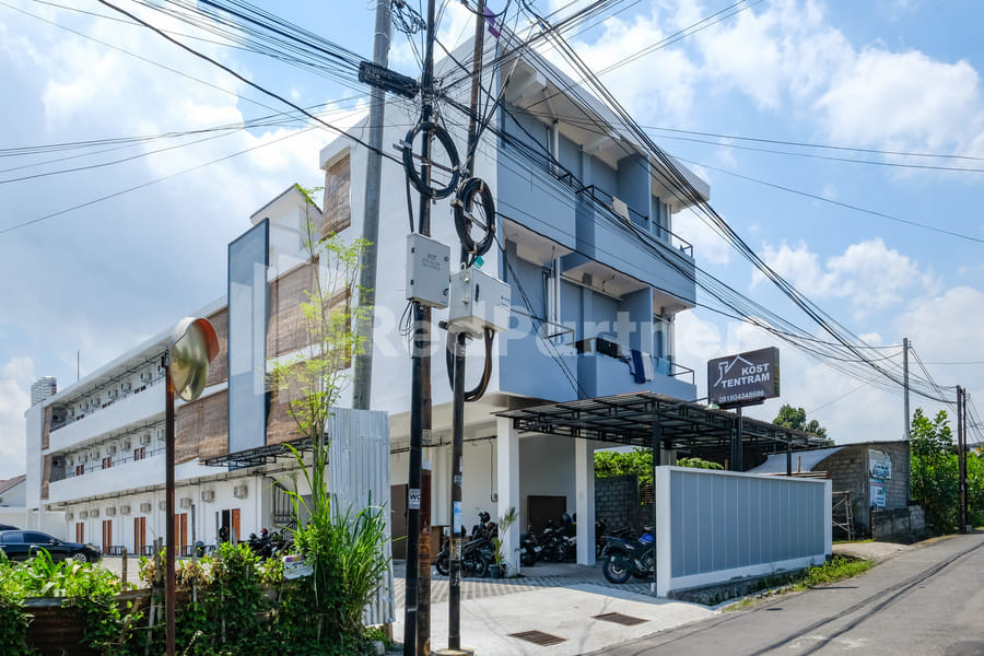 Tentram Guesthouse near Amikom Mitra RedDoorz