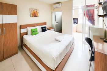 Urbanview Hotel D Helomi Homestay near UPN Veteran