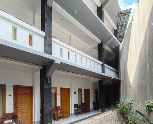 BC Inn near Senggigi Harbour RedPartner