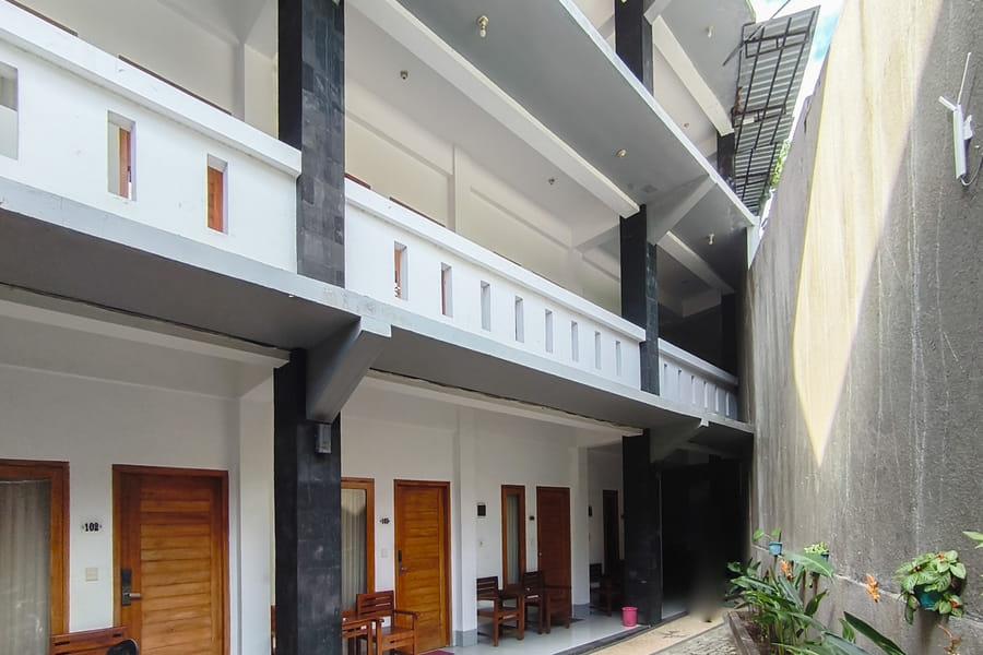 BC Inn near Senggigi Harbour RedPartner