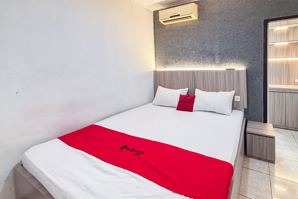 RedDoorz Room