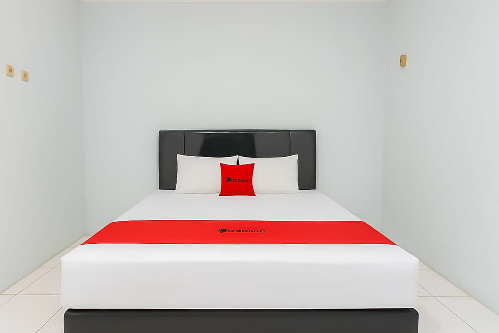 RedDoorz Room