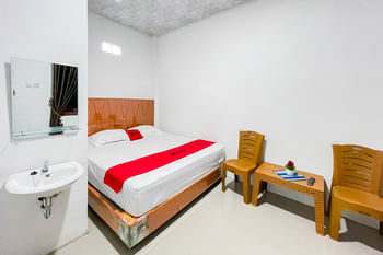 RedDoorz @ Exaudi Homestay Parbaba Samosir