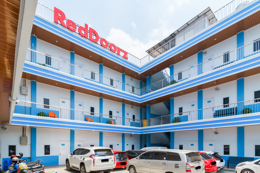 RedDoorz Plus near Palembang Icon Mall 2