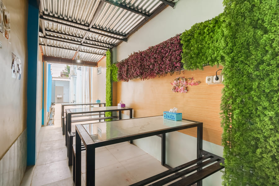 RedDoorz Plus near Palembang Icon Mall 2