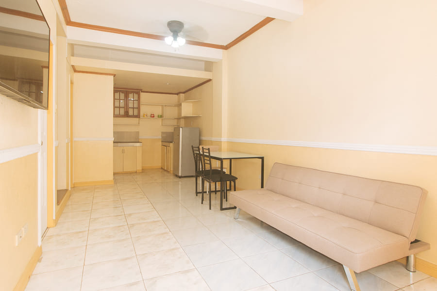 RedDoorz @ Yssa Ademar near Robinsons Jaro