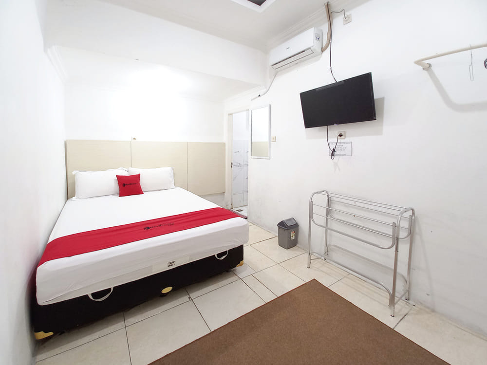 RedDoorz Room