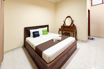 Urbanview Noja Guest House near Living World Denpasar