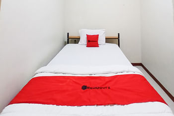 RedDoorz Near Stasiun Nganjuk