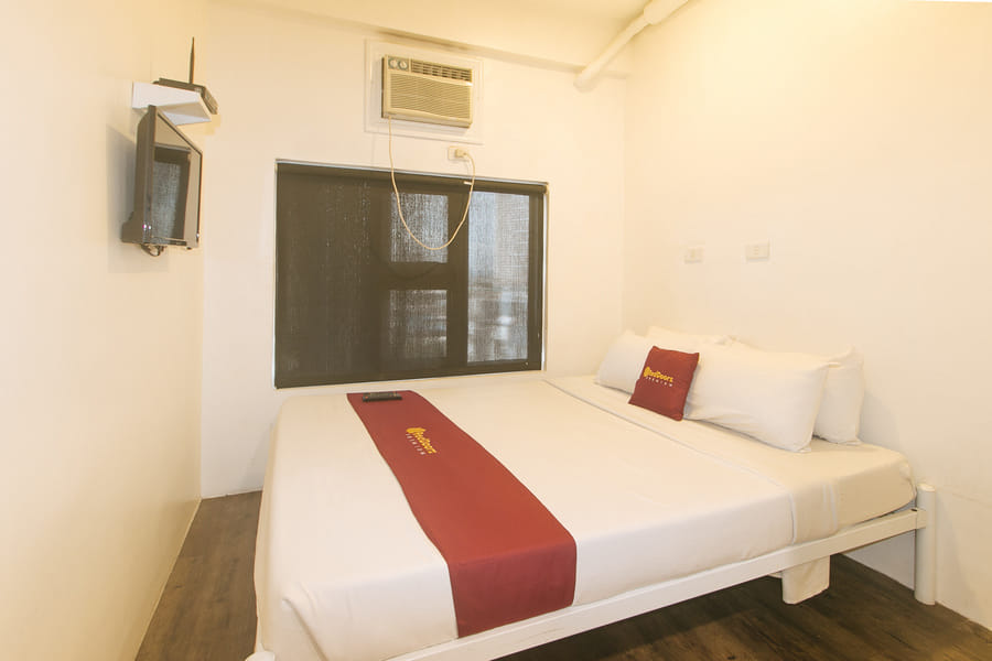 RedDoorz Premium @ MyTown New York