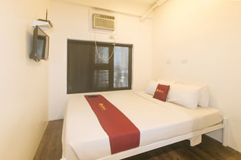 RedDoorz Premium @ MyTown New York