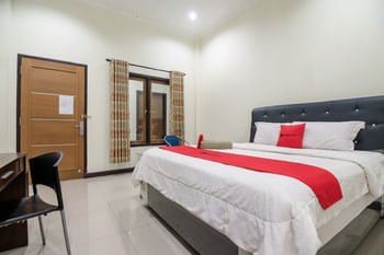 RedDoorz near Tugu Bandara Sulthan Thaha Jambi