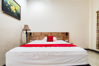 RedDoorz near Tugu Bandara Sulthan Thaha Jambi