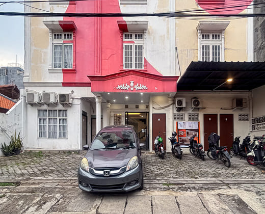 RedDoorz @ PBInn near Stasiun Juanda