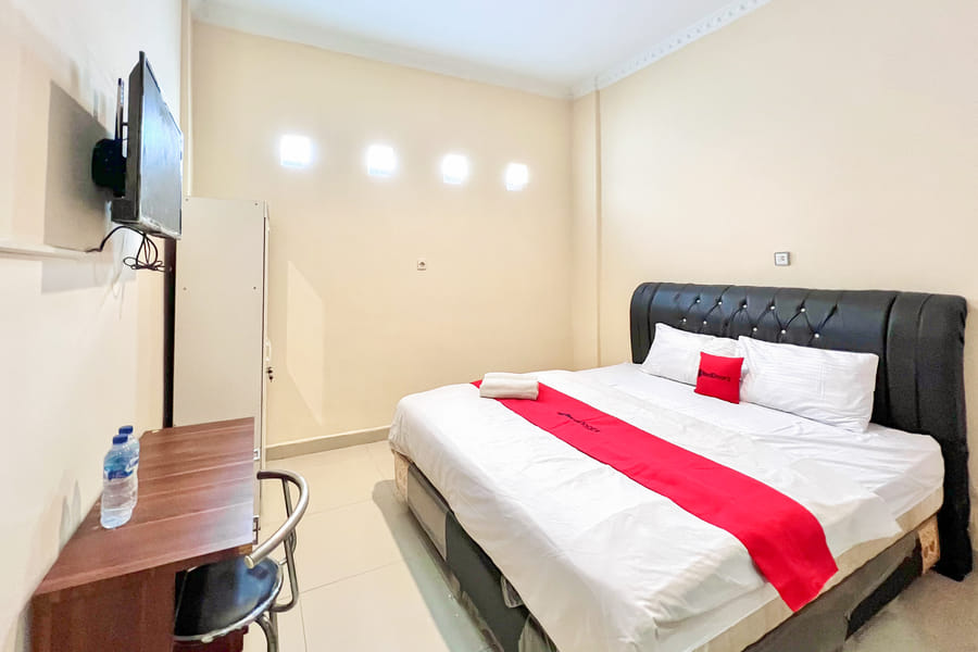 RedDoorz @ Golden Gateway Medan