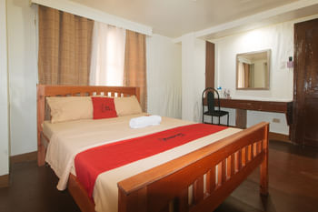 RedDoorz @ Plaza La Paz Iloilo City