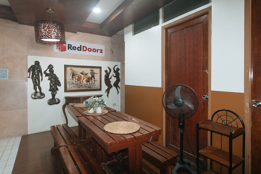 RedDoorz @ Plaza La Paz Iloilo City