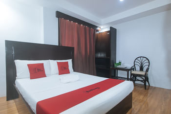 RedDoorz @ Junquera Extension Cebu