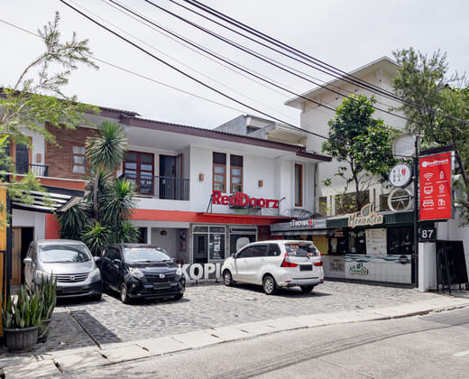 RedDoorz Plus near Cilandak Town Square 2